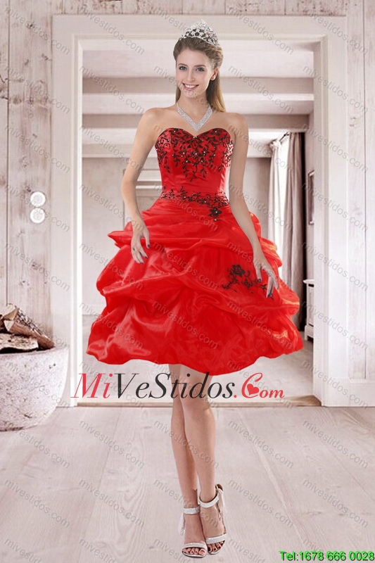 Elegante del amor rojos 2015 Vestidos de baile de bordado y Ruffles - €
