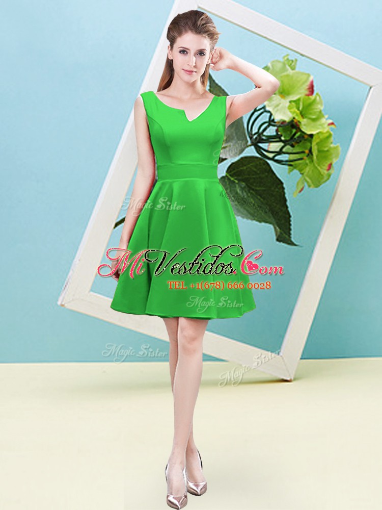 Vestido de dama con cremallera de satén verde para quinceañera sin mangas mini pliegues de longitud