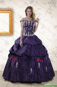 2015 Las últimas Off The Apliques hombro Vestidos de quinceañera en púrpura