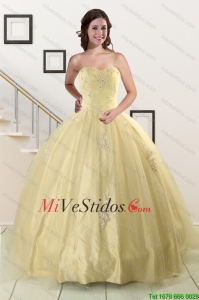 Últimas Apliques Vestido de Quinceanera en luz amarilla para el 2015