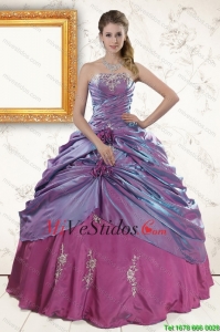 2015 Púrpura clásica Apliques Vestidos de quinceañera con tirantes