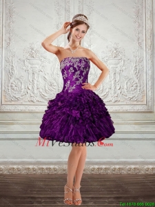 2015 Hermosa púrpura sin tirantes de vestidos de baile con bordados y volantes