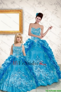 Amor elegante bordado y Pick Ups vestido Princesita en azul