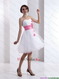 2015 Sweetheart blanco romántico vestido de fiesta con Hand Made Flores
