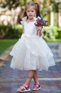 Blanco balón vestido con cuello en V de té de longitud TaffetaOrganza Hecho a mano las flores niña vestido de flores