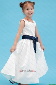 Blanca una línea V-cuello tobillo-longitud Organza Apliques Flor vestido de niña