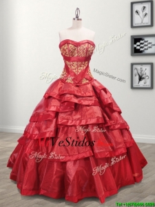 La mayoría vestido rojo Quinceañera tafetán con apliques populares y capas rizadas
