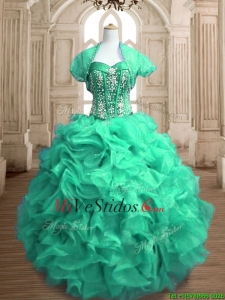 Perfecta con cuentas y el vestido rizado dulce 16 en Primavera verde