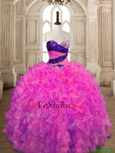 Barato grande hinchada de vestido de quinceañera de las rosas fuertes con listones y volantes