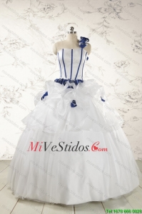 Blanco elegante de un hombro hecho a mano de la flor vestido de Quinceañera de 2015
