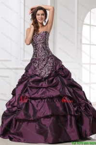 Púrpura oscura del amor Apliques con rebordear vestido de quinceañera