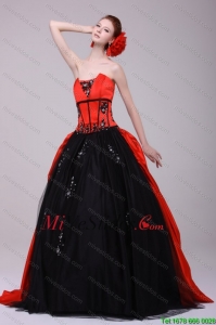 Strapless Rojo y Negro vestido de quinceañera con apliques con rebordear