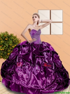 2015 rebordear Clásica y Pick Ups Sweetheart Vestidos de quinceañera en púrpura