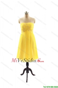 Nuevo Estilo amarillo corto Dama Vestidos con fruncido de 2016