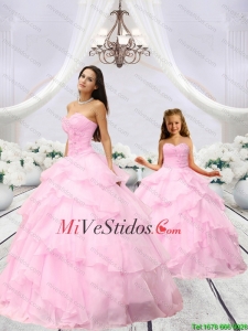 Popular rebordear y acanalar bebé rosados Macthing hermanas vestidos de 2015