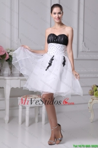 Negro y blanco de organza de novia con cuentas Dama vestido de graduación