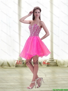 Popular Línea rebordear 2015 vestido de dama en rosa fuerte