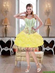 Modesto moldeados Dama Vestidos con pick ups en amarillo para cóctel