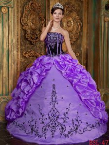 Púrpura Vestido De Fiesta Estrapless Hasta El Suelo Bordado Tafetán Vestido De Quinceañera