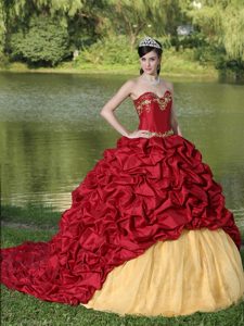 Y Pick-ups Rojo Vino Cepillo Tren Exquisito Style para 2015 Vestido De Quinceañera