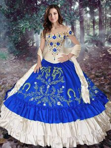 Barato azul royal sin mangas de longitud de piso bordado y capas con volantes de encaje hasta vestido de baile vestido de baile