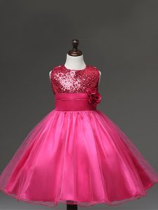 vestidos de desfile de niñas con cremallera hasta la rodilla en tul sin mangas en color rosa con lentejuelas y flores hechas a mano