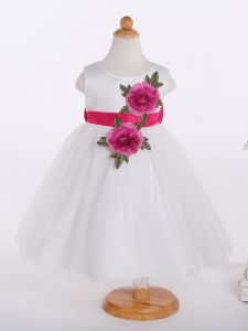 Vestido de gala sin mangas de Tulle de bajo precio y vestido de niña, bowknot y flores hechas a mano