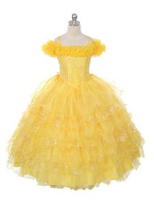 Asequible bola amarilla vestidos de organza fuera del hombro sin mangas volantes y capas con volantes piso longitud con cordones vestidos de desfile para niñas