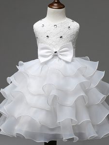 Vestidos del desfile de niñas con cremallera a la rodilla vestidos blanco para la fiesta de bodas con encaje y capas rizadas y bowknot