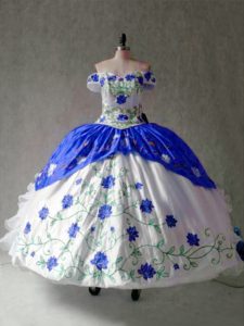 Adorable azul y blanco atan para arriba el vestido de quinceañera bordado y volantes casquillo mangas longitud del piso