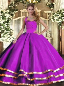 Diseño personalizado púrpura dulce 16 vestidos bola militar y dulce 16 y quinceañera con capas rizadas sin espalda top sin mangas con cordones