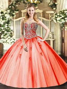 Brillante vestido de quinceañera sin mangas de encaje rojo naranja con cordones y apliques