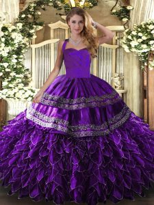 Encaje de organza violeta hasta 15 vestidos de quinceañera sin mangas bordados y volantes
