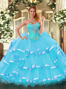 Gorgeous aqua azul vestidos de bola organza sweetheart rebordear sin mangas y capas con volantes lace up sweet 16 vestido