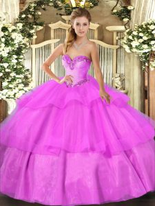 Vestidos de bola lila asequibles sweetheart sin mangas de tul piso de longitud de encaje con cuentas y capas rizadas Vestido de quinceañera