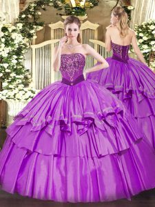 Elegante organza y tafetán sin tirantes sin mangas con cordones y capas rizadas vestido de fiesta vestido de baile en color lila