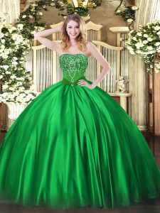 Encantador verde sin tirantes con cordones rebordear dulce vestido de quinceañera sin mangas