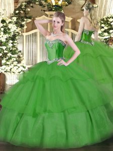 Vestidos de bola verde Tulle sweetheart sin mangas con cuentas y capas rizadas piso longitud con cordones hasta vestidos de quinceañera