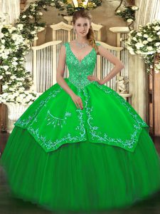Delicado vestido de bola de bordado y rebordear vestido de fiesta vestido con cremallera verde sin mangas