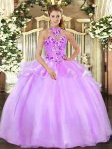 Descuento vestidos de bola lila organza halter top sin mangas bordado longitud del piso con cordones vestido de quinceañera