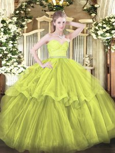 Elegantes vestidos de bola de tren de cepillo dulce 16 vestido de novia de tul verde oliva sin mangas cremallera