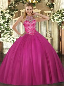 Vestidos de bola extravagantes de color rosa intenso rebordeando vestidos de quinceañera con cordones de satén hasta el suelo sin mangas