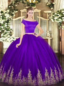 Diseño personalizado cremallera púrpura fuera del hombro apliques dulce 16 vestidos de manga corta de tul