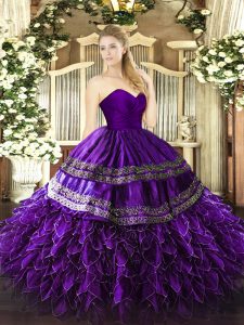 Impresionante cariño sin mangas dulce 16 vestidos bordados y volantes de longitud del piso organza y tafetán púrpura