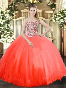 Elegante vestido de fiesta de quinceañera de coral rojo con cordones hasta el suelo sin mangas