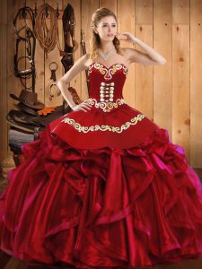 Ideal satén y organza sin mangas con cordones, bordados y volantes 15 vestido de quinceañera en rojo vino