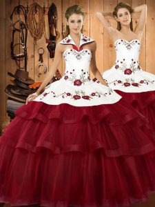 Elegantes vestidos de bola de vino rojo bordados y capas con volantes de membrillo vestidos de bola de encaje hasta organza sin mangas