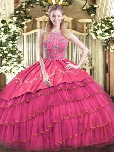Vestido de quinceañera con tirantes, bordado y capas con volantes, vestido de quinceañera, largo, sin mangas, con rizo y cierre dinámico de satén rosa intenso.