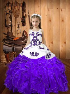 Longitud del piso berenjena púrpura niñas vestido del desfile al por mayor de organza sin mangas bordado y volantes