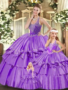 Diseñador lila con cordones de quinceañera vestidos con abalorios y volantes capas sin mangas hasta el suelo